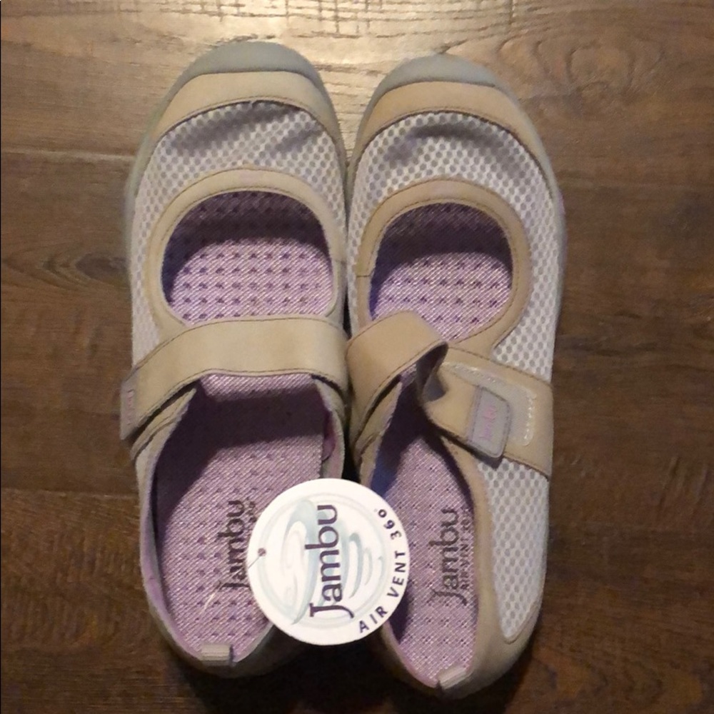 Size 9 Jambu Water Shoes